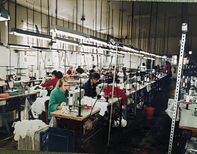 1985 - Confecção de roupas