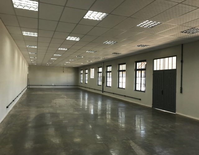 2015 - Reforma de galpões para locação